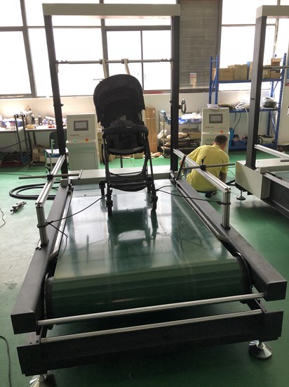 河北新仕嘉公司訂購嬰兒車動態(tài)耐用性試驗機(jī)_穩(wěn)定性測試臺_嬰兒車舉起下壓測試機(jī)已發(fā)貨 河北新仕嘉公司訂購嬰兒車動態(tài)耐用性試驗機(jī)_穩(wěn)定性測試臺_嬰兒車舉起下壓測試機(jī)已發(fā)貨