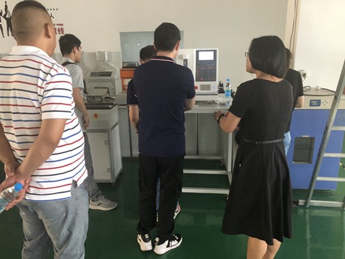 浙江杭州客戶來我司驗收全自動彈簧拉壓力試驗機 浙江杭州客戶來我司驗收全自動彈簧拉壓力試驗機